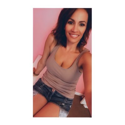 Angelic32095432's profile picture. 