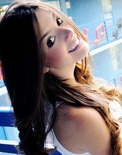Atriz da novela Insensato Coração.