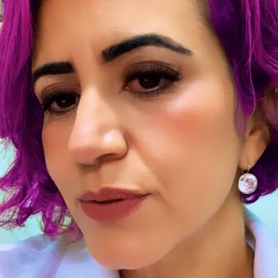Uma pessoa a procura de paz interior... mas o mundo não deixa 😩😩!!! Antifascista sempre, amável, as vezes... Feminista eternamente 💪🏽