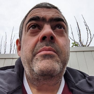 hsantos74's profile picture. Clown sérieux qui adore l'actualité et l'humour politique!
Serious clown that love day to day actuality and funny politics.