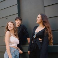 Abbie and The Roses(@abbietheroses) 's Twitter Profile Photo