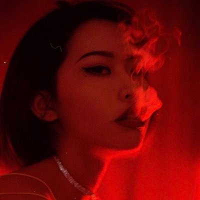not amanda ✫ ☭ she/her/hers 🌈 °°·.°·..·°¯°·._.· 𝓂𝑜𝑜𝓃𝒸𝒽𝒾𝓁𝒹·._.·°¯°·.·° .·°° tell me your favorite ben and jerry’s flavor