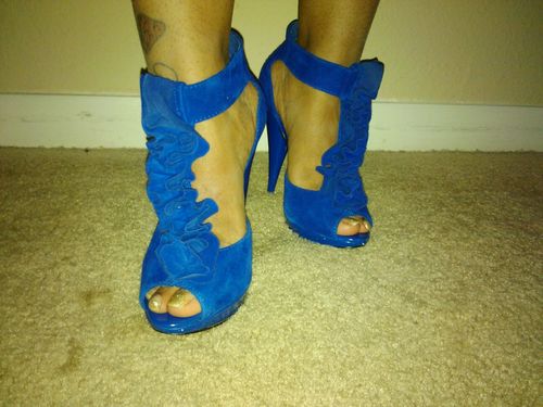 J.E. Berry- Fashion Designer/Stylist/Blogger/Writer discovering new talent, trends, and great deals for every style maven & man.