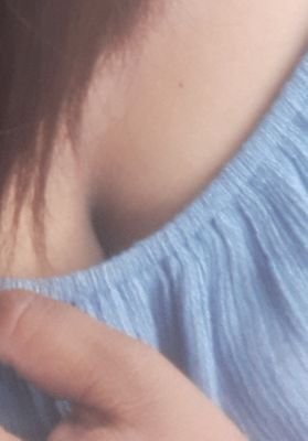 YNhRa03BiFbxPm4's profile picture. 