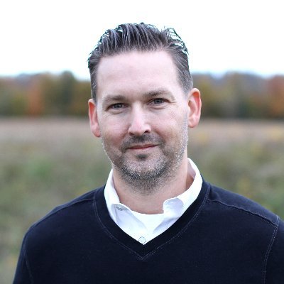 TSJ_Author's profile picture. Full Time Thriller/SF author. Member of International Thriller Writers, SFCanada, Canadian Science Fiction and Fantasy Association, and Crime Writers of Canada.