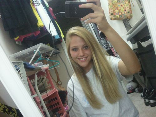 alli_webb's profile picture. hey the names allie , i love to laugh , softball basketball and volleyball are the sports. christian. braves fan all the way. Roll Tide !! hmu.