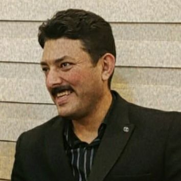 HyXTWFA4aXWcGwx's profile picture. ‏تعجبني نفسي جدا عندما ابتسم لهم وانا اعلم انهم منافقين 😉!