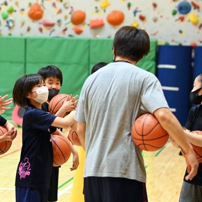 気軽にフォロー、いいね！お願い致します🙇‍♂️両親が居ない、養子経験、家族を知らない子供達に何か出来ないか模索中！
一緒に活動する仲間になって貰えたら嬉しいです！

#社会的養護#利他#ギフトエコノミー#子供支援#子供食堂 #ボランティア #居場所 #養子 #片親 #愛情 #保護猫#保護犬#生きる意味