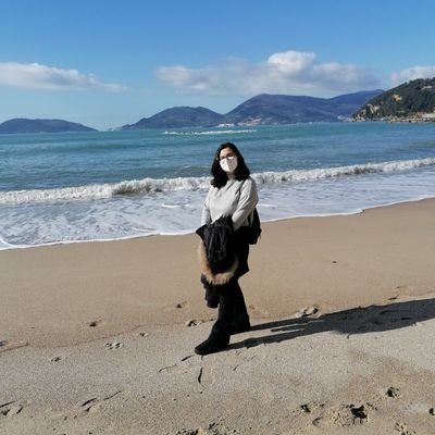 ElleMC26's profile picture. 