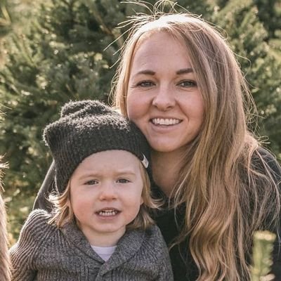 Mom by day, night, evenings and weekends. Fuelled by coffee and sarcasm. Marketing & Comms @TextNow