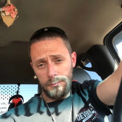 DoberDad | Horror anything nerd | Blunt Honesty | Lifes a beautiful experiance! 

MadeInColorado - IG/Twitch/YouTube