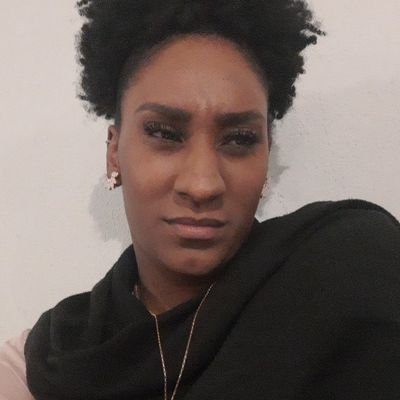 ariana, louca e perdida nesse mundão.
Perfil só para os mais chegados nas minhas reclamações e nos deboches