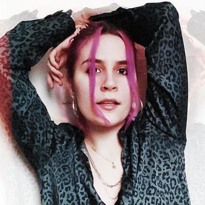 (She/Her)
singer/songwriter with an accent 🌈
𝗡𝗢𝗪 𝗣𝗘𝗥𝗙𝗢𝗥𝗠𝗜𝗡𝗚 𝗔𝗦 𝙁𝙊𝙓 𝙂𝙐𝙉𝙉
@foxgunnnnn
