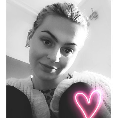 FloraKPatrick1's profile picture. 18 years old, going to uni, works as a florist, wants to travel and yeah that's it.