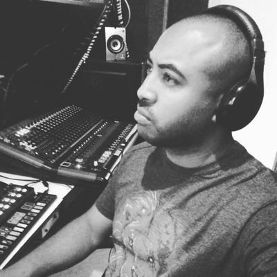 https://t.co/VN1x4V68Ds
📼-Editor
🎚️🎥📺- Operador de Master 🤨
📷📹- Cameraman