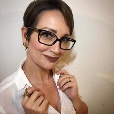 paulettesoler's profile picture. soy simplemente una mujer que tiene la certeza de que puede mejorar su entorno. Amante de la vida y su aprendiz insaciable...