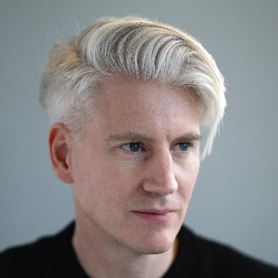 Executive Creative Director at design and branding agency @Design_Bridge - formerly @SuperunionHQ
https://t.co/iwvvkFGK6U