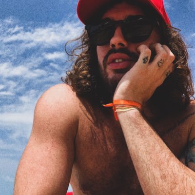 yuriboyola's profile picture. Eu não sei usar o Twitter