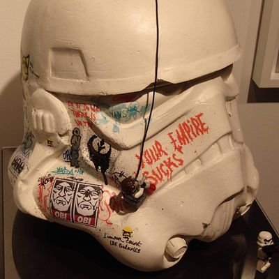 Responsable événement et grand manitou des RS chez @starwarsholonet. Cinévore et joueur (jv, jds, etc.) à mes heures perdues.