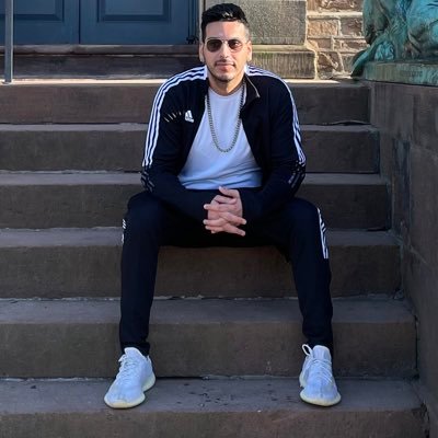 RenegadeRich7's profile picture. Entrepreneur • Engineer • Hustler • Sneakerhead • VP at JPMC • Co-Founder @DontWaitElevate • https://t.co/UgOQ2vPjCZ