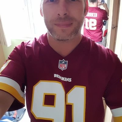 Massive Washington fan since the 80s for my sins. Favourite players Art Monk, Ryan Kerrigan and Chris Cooley.