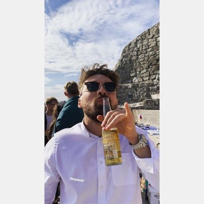 haydentf_'s profile picture. gin connoisseur, glitter fanatic & part time naturist.