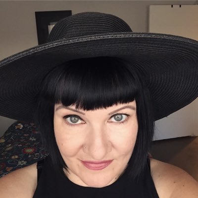 Velvetica's profile picture. Fan of technology, distortion, hair products and giant balls of twine. Sarcasm and opinions are my own.