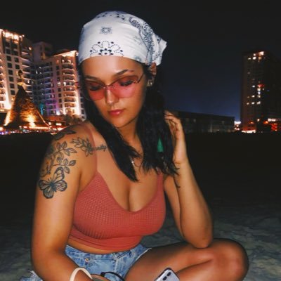 haileybishop_'s profile picture. BE THE CHANGE.