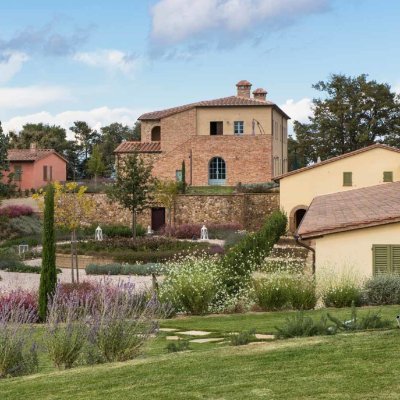 Picturesque villas in the heart of Tuscany, offering the perfect accommodation for your Tuscan exploration.