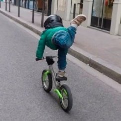 Chargé de mission mobilité scolaire / vélo. Savoir pouvoir vouloir rouler à vélo. Petit producteur de bananes @maisonvelolyon. Souvent hors des sentiers battus.