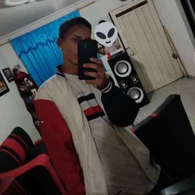 AndresM83410939's profile picture. ✨