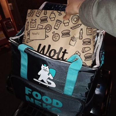 ぴよと申します!125ccMTバイクに乗りながらフードデリバリー(UberEats🐸/menu📕/FOODNEKO🐱)の配達員していました。