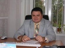 Занимаюсь бизнесом. Помагаю людям посмотреть новыми глазами на казалось обычные вещи.Сетевой бизнес - это мой стиль жизни. Тренерую Успех.