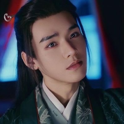 hwangtraphobia's profile picture. 𝐥𝐨𝐧𝐠 𝐥𝐢𝐯𝐞 𝐭𝐡𝐞 𝐪𝐮𝐞𝐞𝐧. ཹ։☂ xingchen lovebot ⋆≿⁞ꜜ As palavras ficam diferentes quando passam a morar dentro de você.