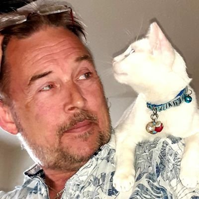 mogatrons's profile picture. Bohemian