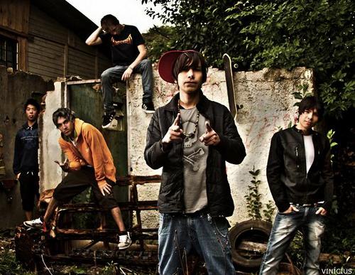 Twitter Oficial da banda Flex Mais | @rafaflexmais, @lecoflexmais, @heyitsmepaul e @tnka182 | Shows: producaoflexmais@hotmail.com