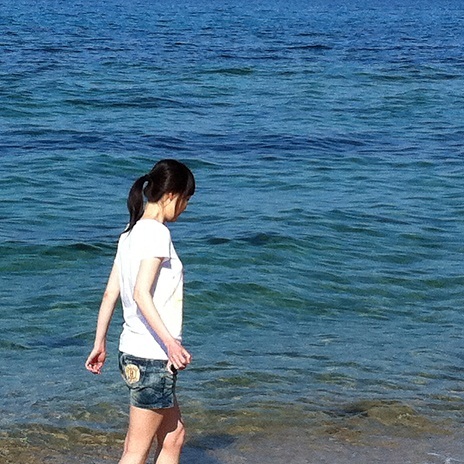 zeehyeon's profile picture. 