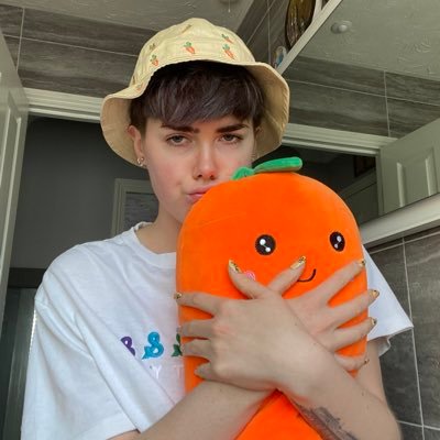 hollycharles_0's profile picture. 🦭Media Manager 🦭Photographer🦭Videographer🦭Human person