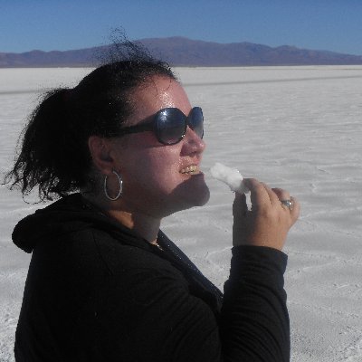 MLaura_Lastres's profile picture. Abogada. Tía y tiabú orgullosa. Procrastinadora. Feminista. @abogadosradio, del Rojo de Avellaneda! #NiUnaMenos - Hic sunt dracones