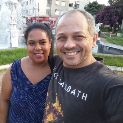 sou homem, trabalhador, honesto, sincero, verdadeiro e muito carinhoso... sou homem de uma mulher soh