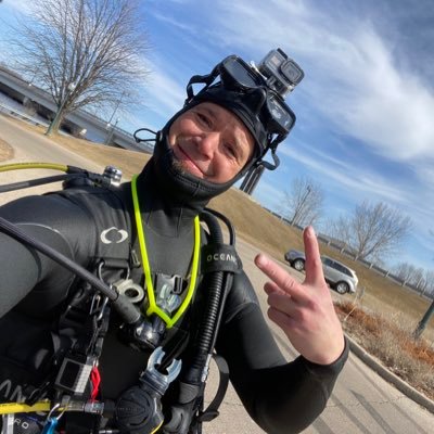 Hi! My name is Ed. I ❤️ scuba diving & sharing my footage with the world. Help me with my passion of cleaning up our waters by following me! Be Kind, Show Love!