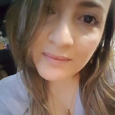 Bogotana, Servidor público, Administradora de Empresas 💛