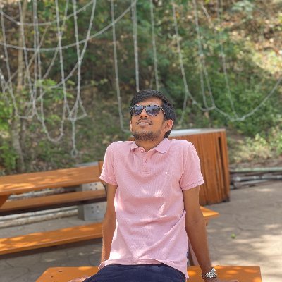 A software engineer who loves singing and listening to good music :)