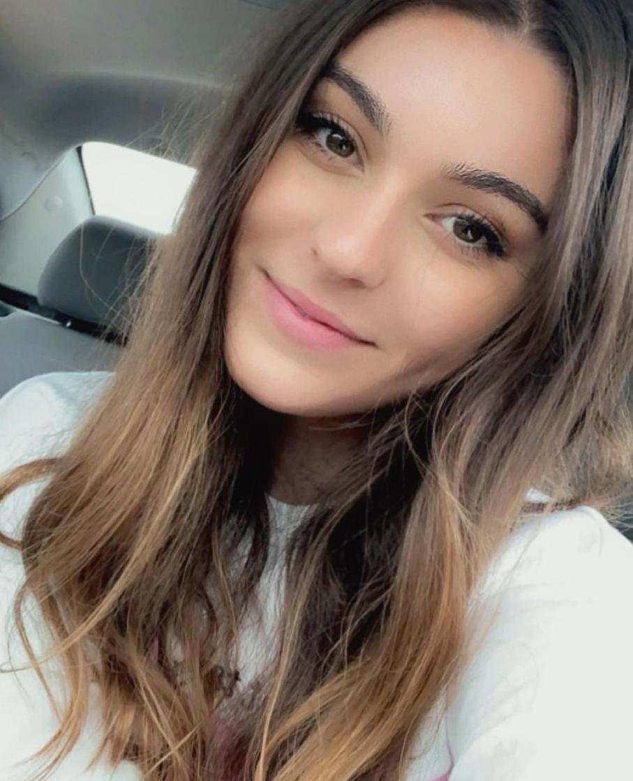 Isabella52168's profile picture. 