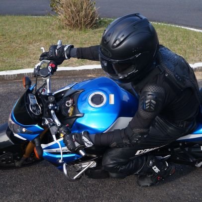 ITとバイク好き
車:GSR750
頭:Arai RX-7X
目:72eyeworks CARBURETOR
胴:alpinestars Bionic Action Jacket
手:FIVE STUNT EVO LEATHER AIR
脚:DAINESE P․DELTA PRO EVO C2
足:SIDI ST