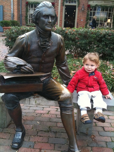 http://t.co/7ftJs9tjUz has local discounts, coupons,  hotels and restaurants in Williamsburg Virginia