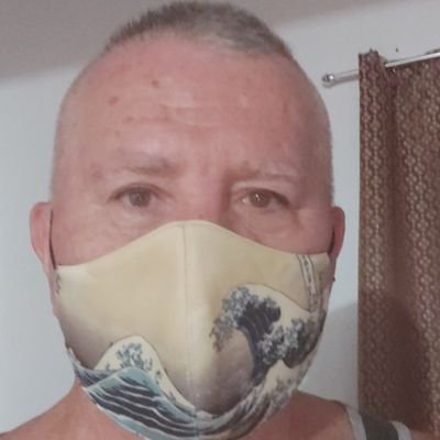 TheVampireLarry's profile picture. Hoping I'll find myself before the coffin finds me!