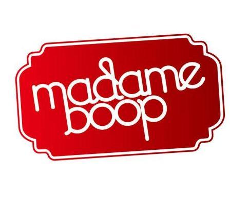 Lojinha on-line que vende produtos para mulheres de todas as idades.