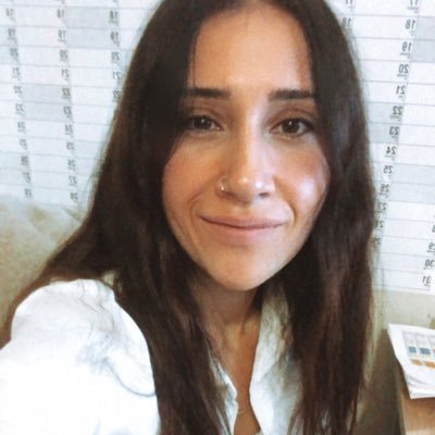 Ispartali_Muge's profile picture. Egitime gonul verenler