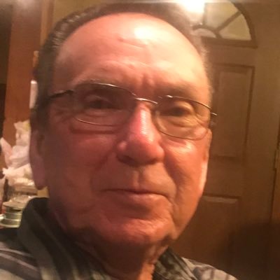 SchalesEdward's profile picture. 